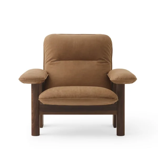 Audo Brasilia Lounge Chair en Ottoman - Dunes Cognac - donker eiken