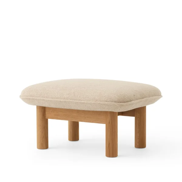 Audo Copenhagen Brasilia voetenbankje stof bouclé 02 beige, eikenhouten onderstel