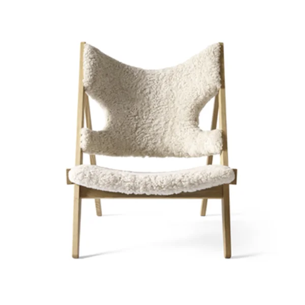 Audo Copenhagen Knitting loungefauteuil schapenvacht Nature, onderstel natural eiken