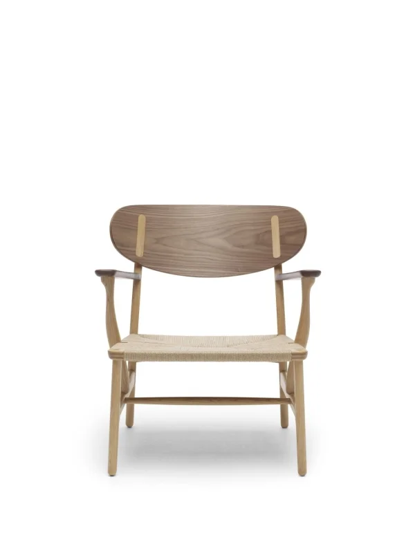 Carl Hansen & Søn CH22 Fauteuil - eiken/ walnoot gelakt - Vlecht natuur