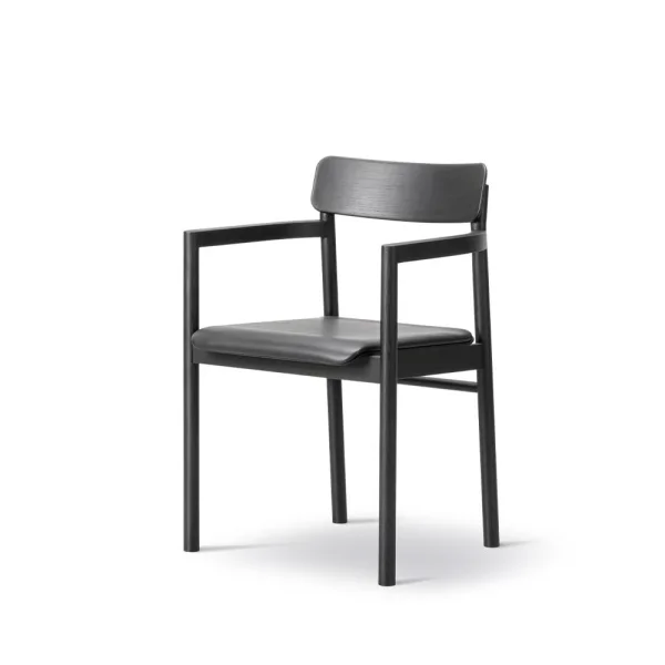 Fredericia Furniture Post 3446 armstoel Premium leer 88 – zwart gelakt eiken