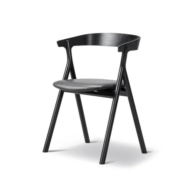 Fredericia Furniture Yksi 3341 stoel Leder premium 88-zwartgelakte eik