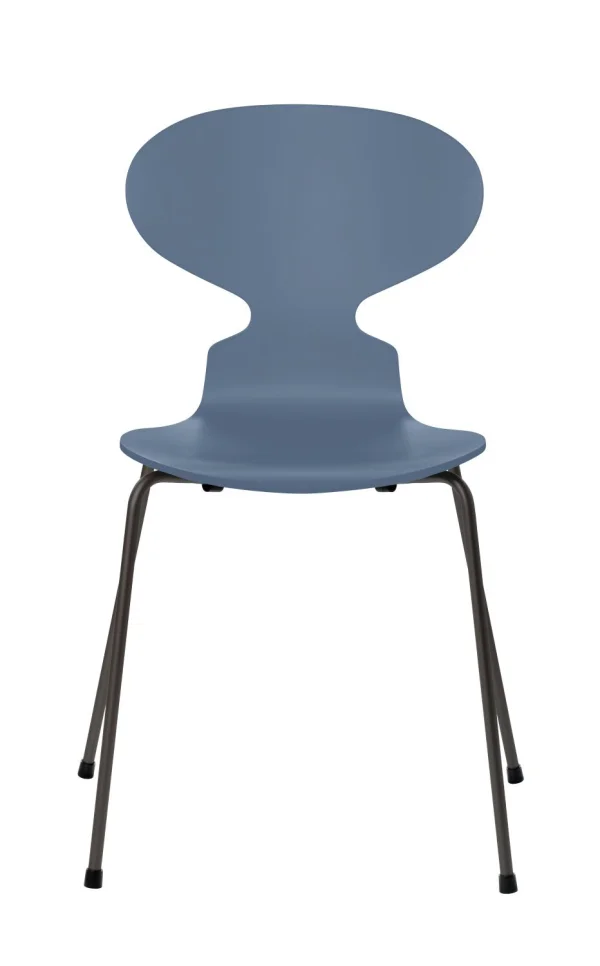 Fritz Hansen Ant Stoel - gelakt - dusk blue - grafiet