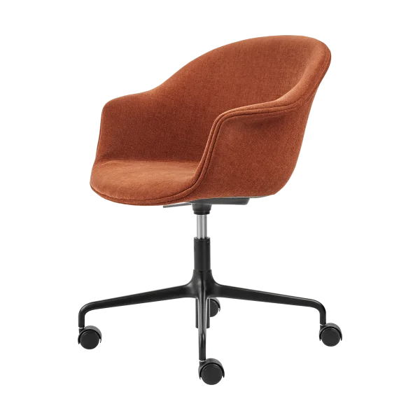 GUBI Bat Meeting Chair bureaustoel volledig bekleed Belsuede special fr dedar 133-zwarte poten