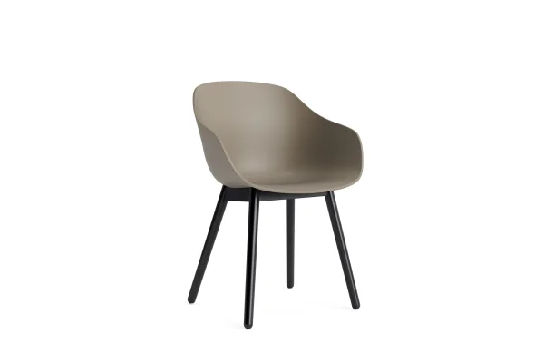 HAY About a Chair AAC 212 - khaki 2.0 - zwarte lak op waterbasis - Standaard glijders kunststof