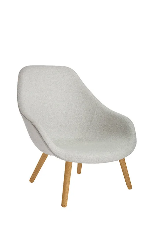 HAY About A Lounge Chair High AAL 92 - lak op waterbasis - Kvadrat Divina Melange 120 - lichtgrijs