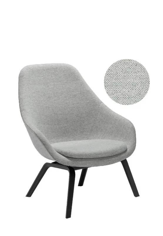 HAY About A Lounge Chair High AAL 93 - zwarte lak op waterbasis - Kvadrat Hallingdal 110 - beige / lichtgrijs