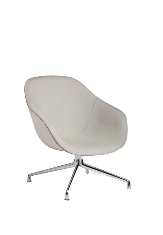 HAY About A Lounge Chair Low AAL 81 - gepolijst aluminium - Steelcut Trio 105 - lichtgrijs/beige