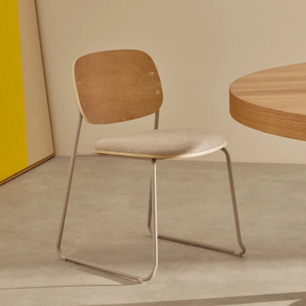 Kave Home Eetkamerstoel Meli Hout en chenille - Beige