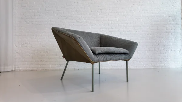 Label Skiff Loveseat