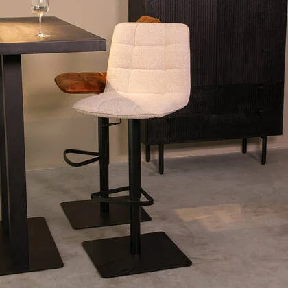 LABEL51 - Barkruk Juul - Naturel Boucle - Zwart Metaal