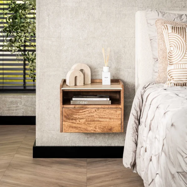 LifestyleFurn Zwevend Nachtkastje Beckie Mangohout en travertinlook, Met open vak en 1 lade - Massief mango zandkleur