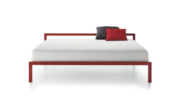 MDF Italia Aluminium Bed - rood glanzend