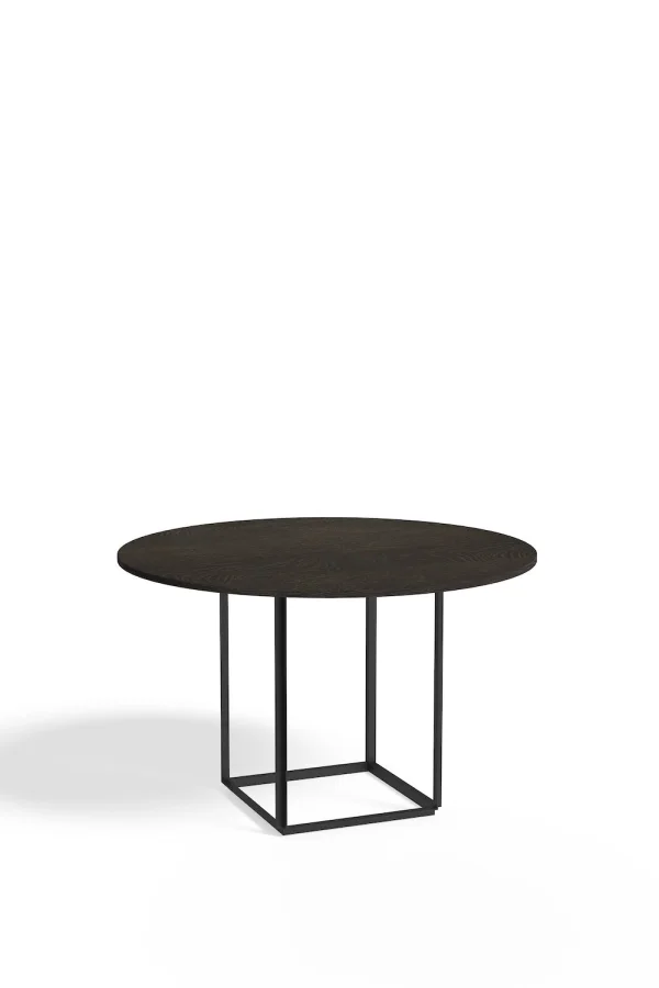 New Works Florence Dining Table - Ø 120 cm - gerookt eiken