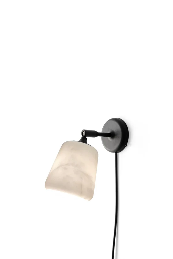 New Works Material The new Edition Wandlamp - black sheep