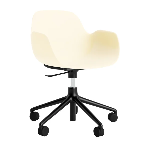 Normann Copenhagen Form Draaifauteuil met wielen - NormannCopenhagenFormCream - aluminium zwart