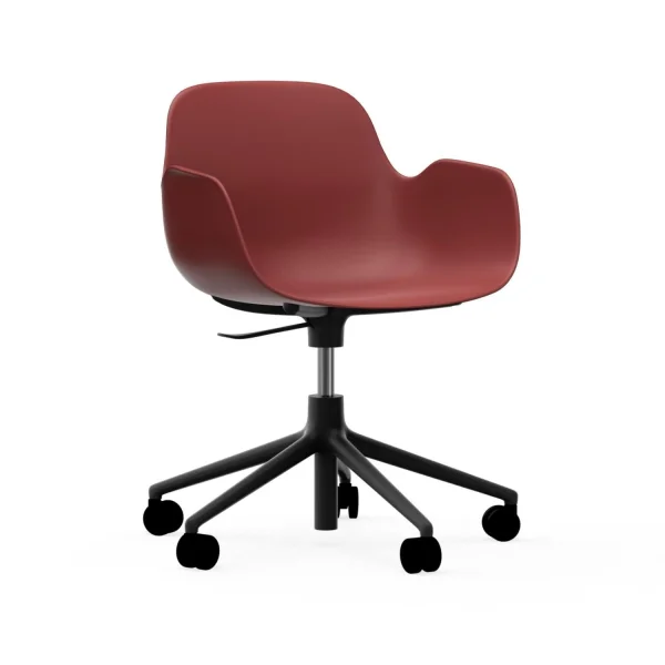 Normann Copenhagen Form Draaifauteuil met wielen - rood - aluminium zwart