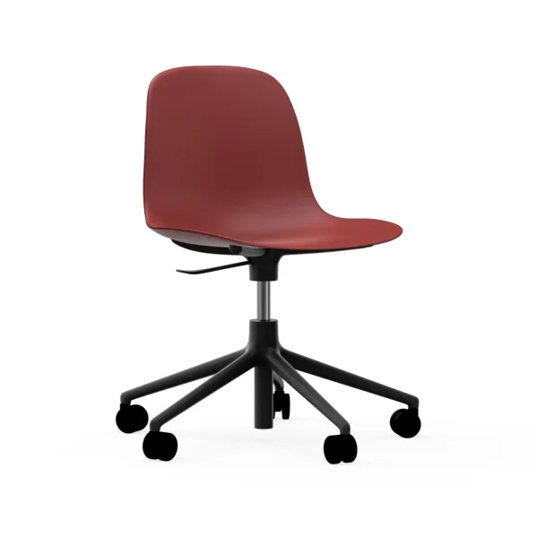 Normann Copenhagen Form Draaistoel met wielen - rood - aluminium zwart