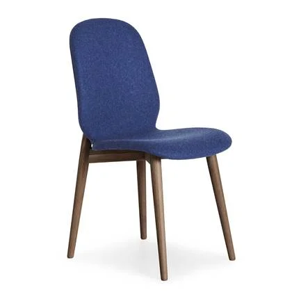 PBJ Designhouse Tradition stoel walnoot onderstel High Blue