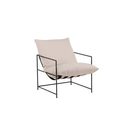 Rebellenclub Amore Fauteuil - Beige met Zwart Stalen Frame