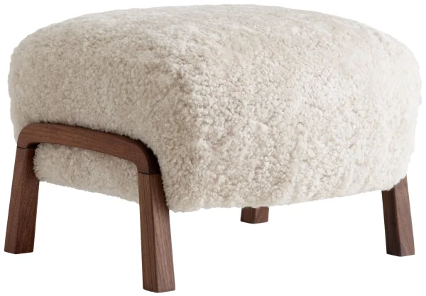 &Tradition Wulff ATD3 Poef - sheepskin moonlight - oiled walnut