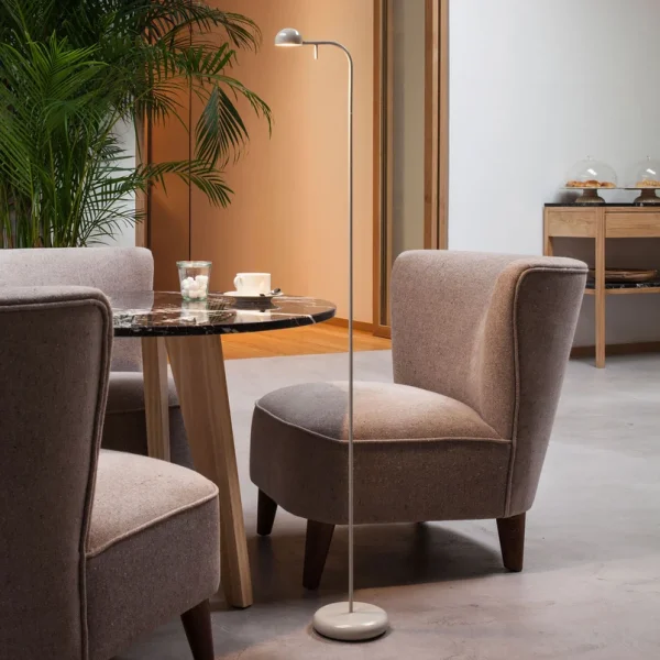 Vibia - Pin 1660 LED vloerlamp, 125 cm, crème