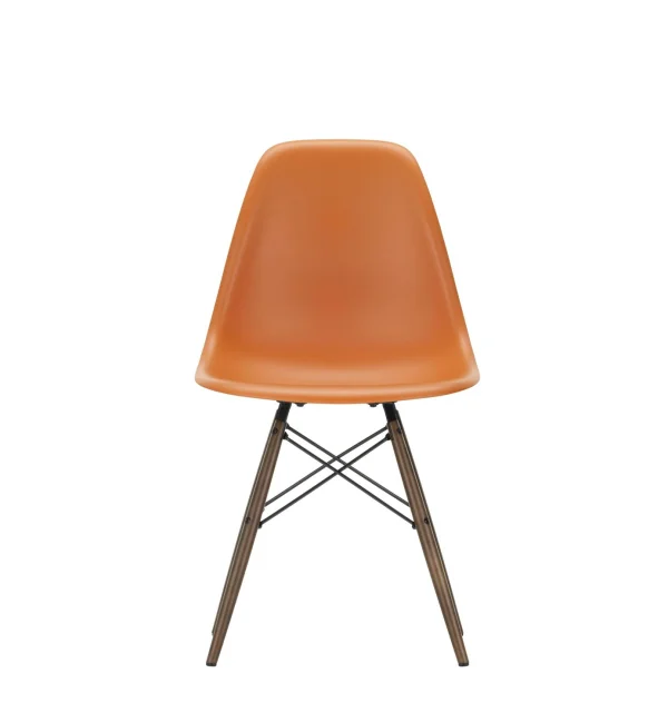 Vitra DSW Eames Plastic Side Chair - donkere esdoorn - roestoranje RE