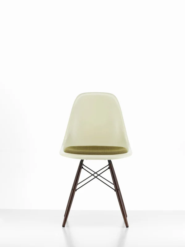 Vitra Eames Fiberglass Side Chair DSW met zitbekleding - Parchment - donkere esdoorn - Hopsak - mosterd/donkergrijs