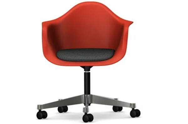 Vitra Eames Plastic Armchair PACC met gestoffeerde zitting - poppy red RE - Hopsak - donkergrijs