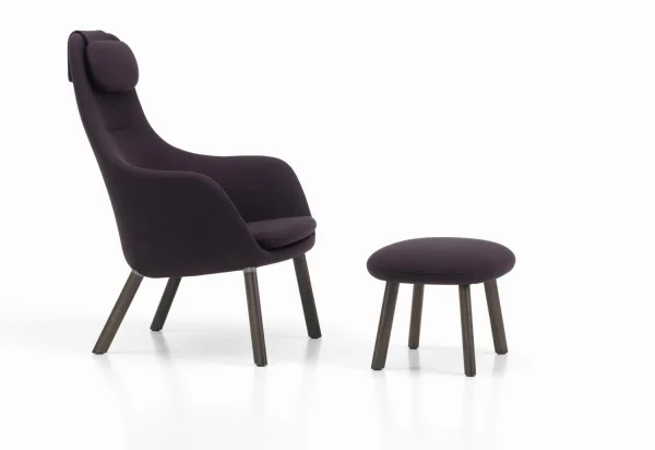 Vitra HAL Lounge Chair & Ottoman - eiken donker - Credo zwart/ aubergine - Glijders voor harde vloer - met los zitkussen