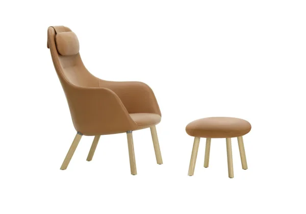 Vitra HAL Lounge Chair & Ottoman - eiken natuur - Leder Premium F cognac  - Glijders voor harde vloer - met ingebouwd zitkussen