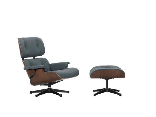 Vitra Lounge Chair & Ottoman - VitraNussbaumDunkel - VitraLederPremiumF/60Rauchblau - gepolijst/ zijkanten zwart