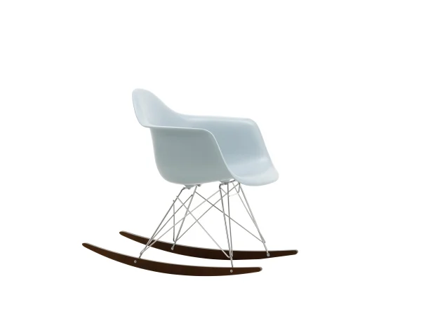 Vitra RAR Eames Plastic Armchair - ijsgrijs RE - verchroomd - sleden esdoorn donker