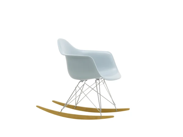 Vitra RAR Eames Plastic Armchair - ijsgrijs RE - verchroomd - sleden esdoorn goudkleurig