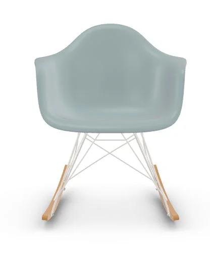 Vitra RAR Eames Plastic Armchair - ijsgrijs RE - wit - sleden esdoorn goudkleurig