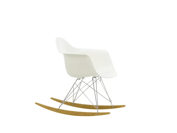 Vitra RAR Eames Plastic Armchair - wit - verchroomd - sleden esdoorn goudkleurig