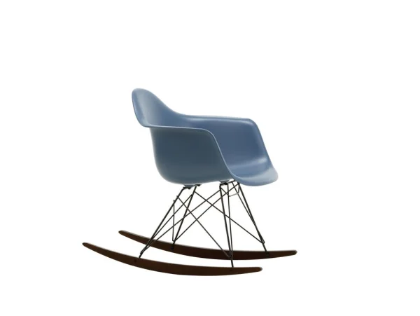 Vitra RAR Eames Plastic Armchair - zeeblauw RE - zwart - sleden esdoorn donker